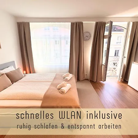 Mit Balkon In Der Altstadt Von